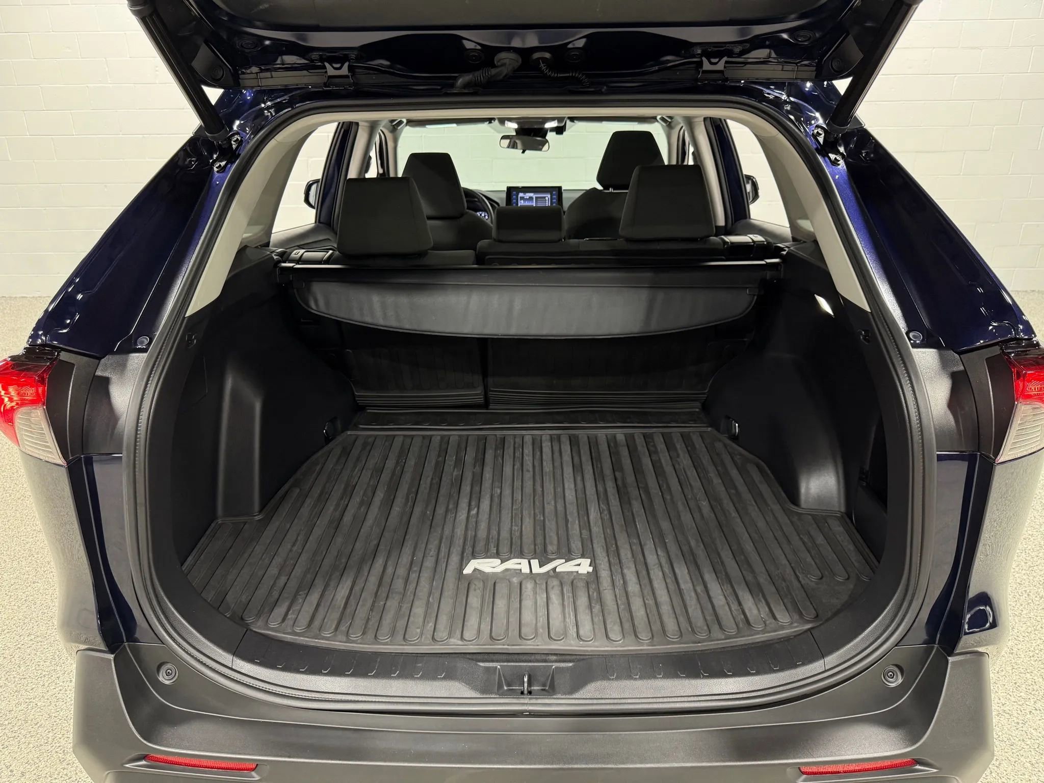 Used 2022 Toyota RAV4 XLE w/ Convenience Package image 67