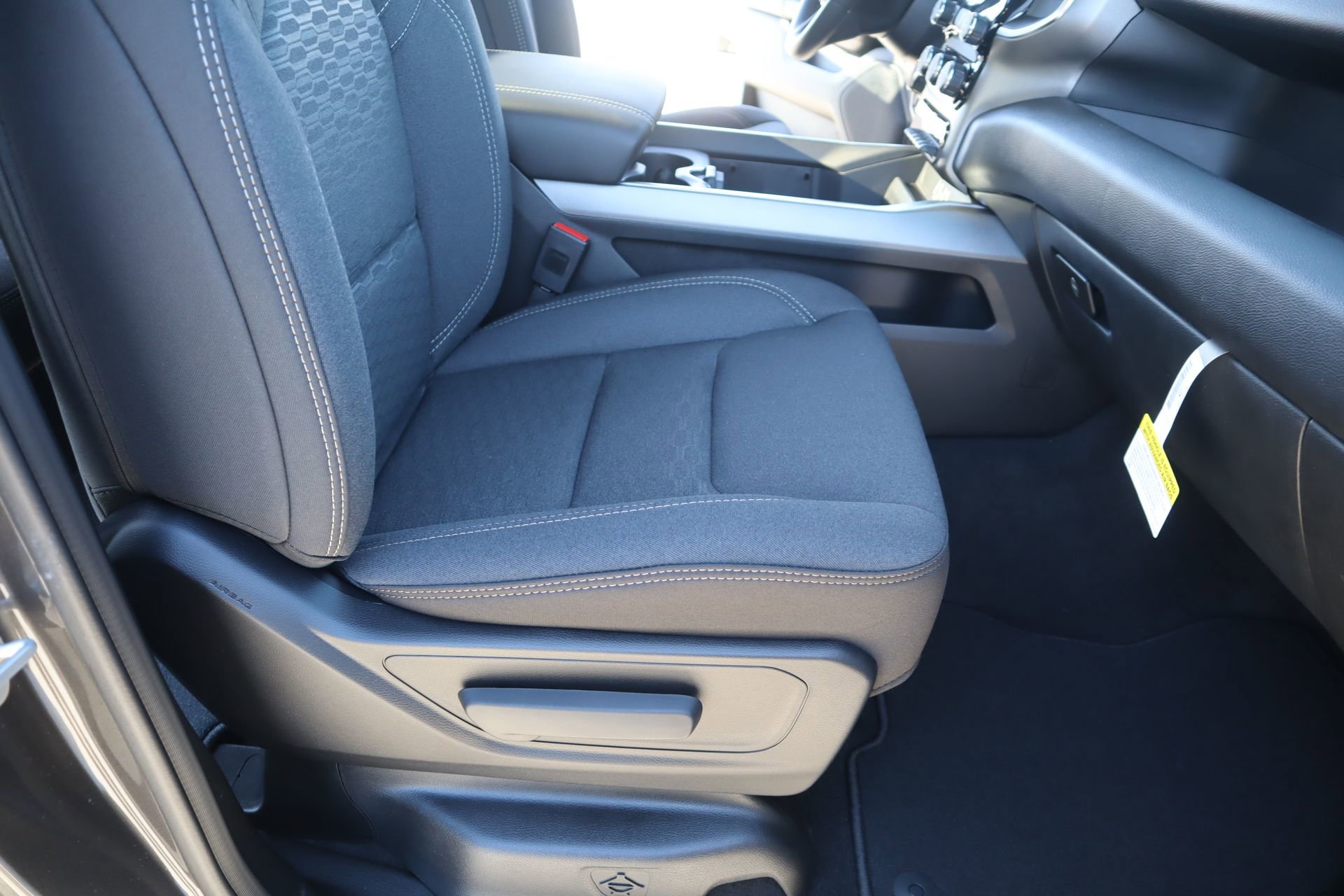 New 2026 RAM 1500 Express AWD/4WD image 12