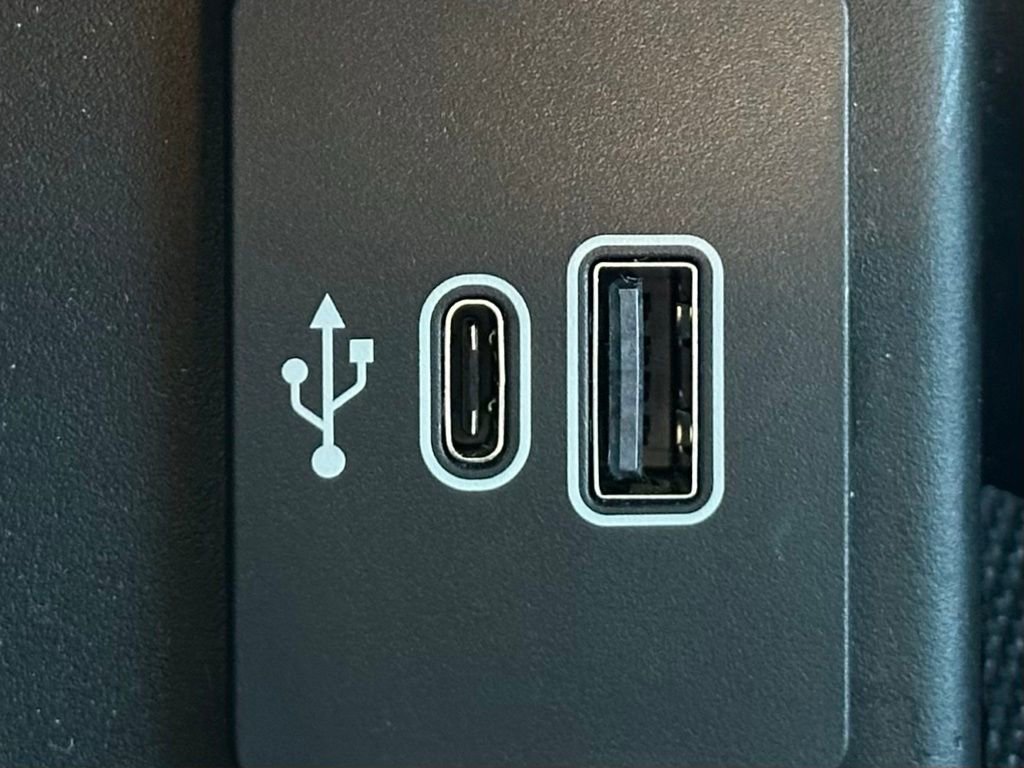 New 2025 Ford F150 Lightning Flash image 38