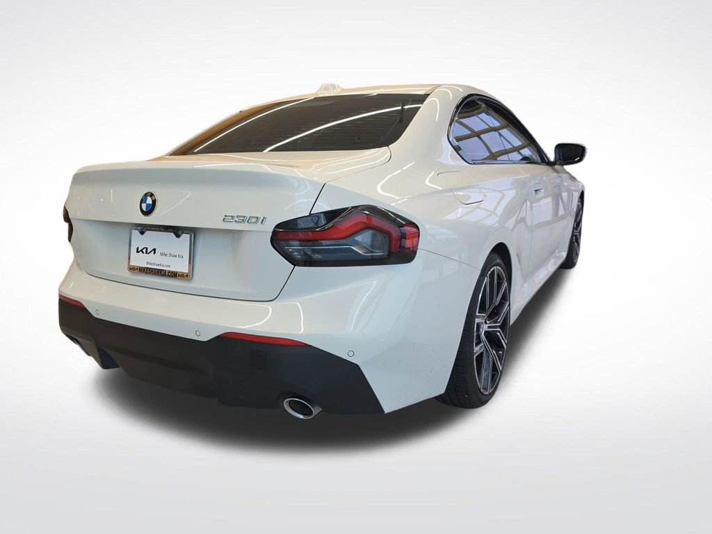 Used 2024 BMW 230i Coupe w/ Convenience Package RWD image 7
