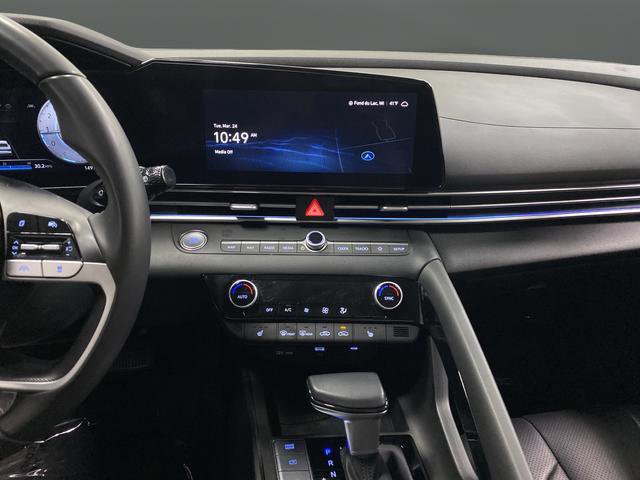 Certified 2025 Hyundai Elantra Limited image 13