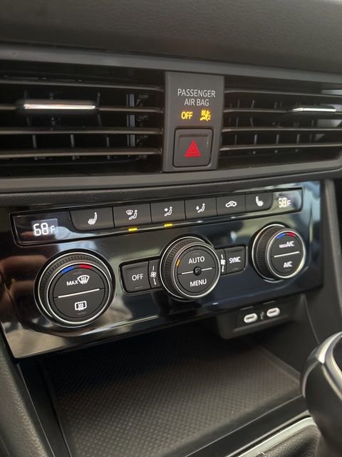 Used 2024 Volkswagen Jetta SE FWD image 13