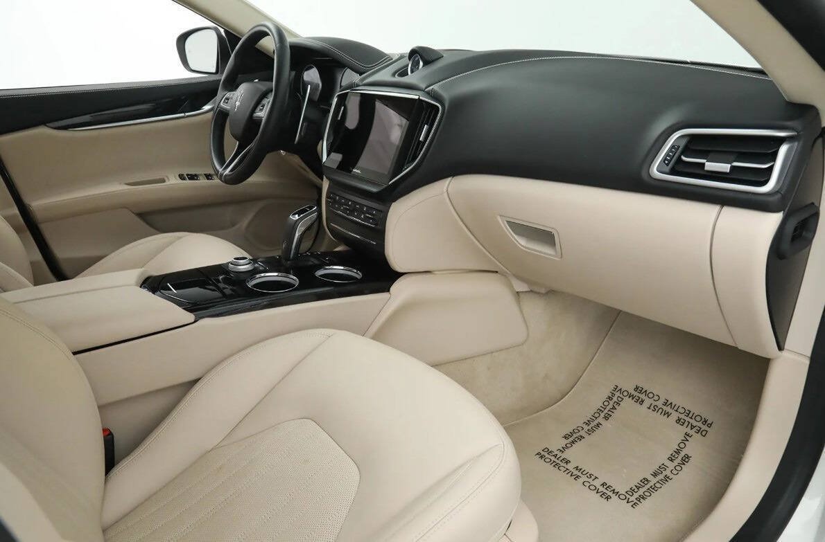 Used 2022 Maserati Ghibli Modena RWD image 18