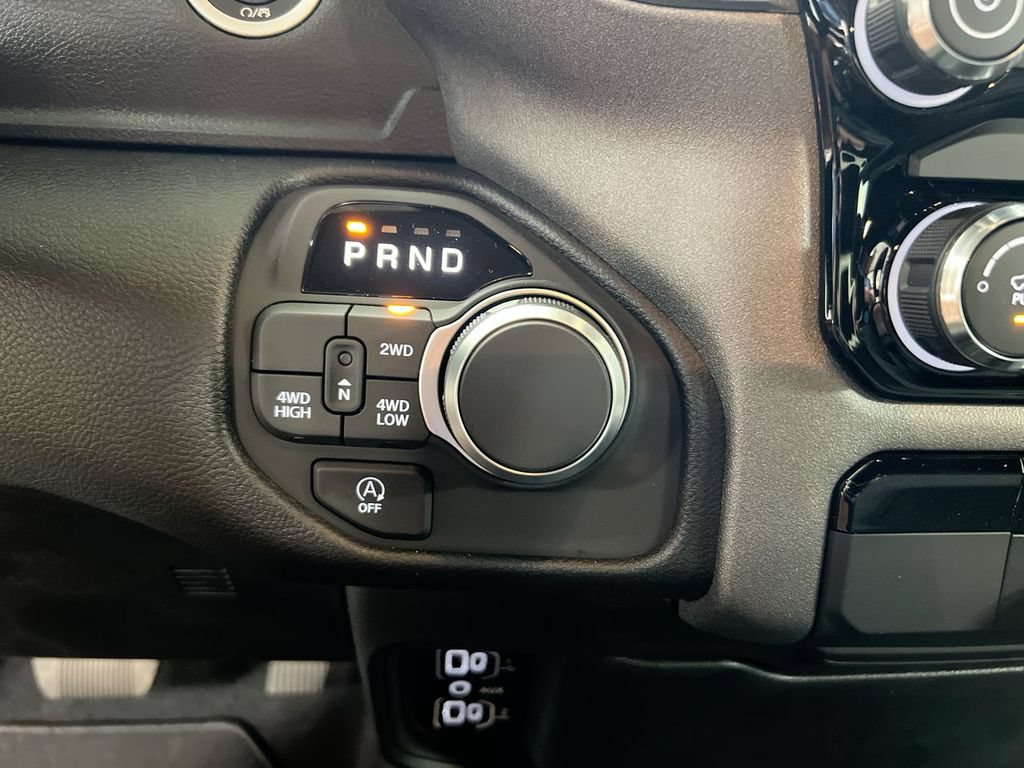 New 2026 RAM 1500 Express AWD/4WD image 17