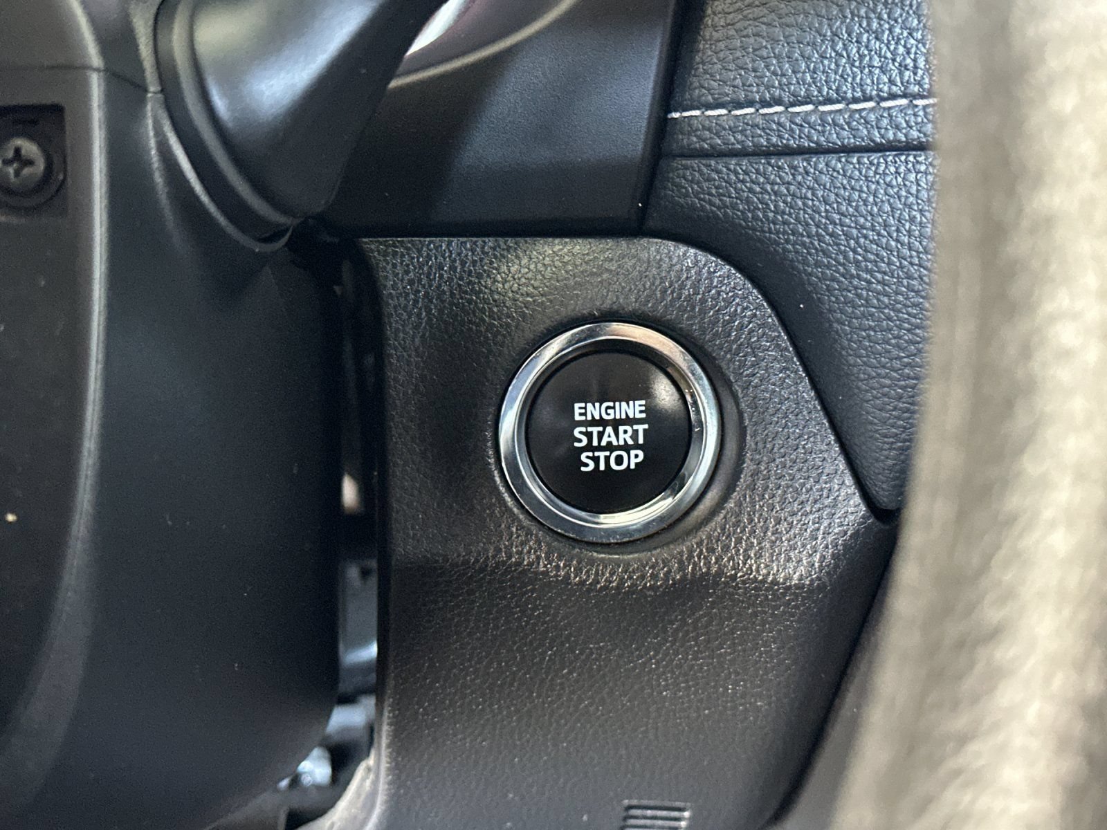 Used 2024 Toyota RAV4 XLE FWD image 20