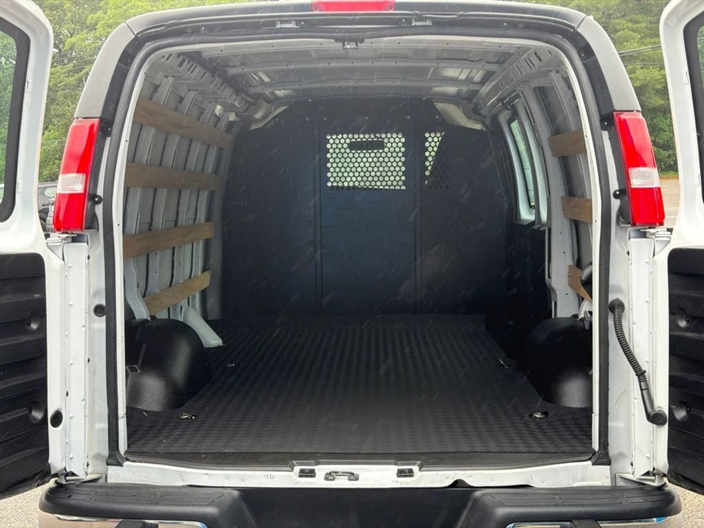 Used 2025 GMC Savana 2500 w/ Driver Convenience Package RWD image 16