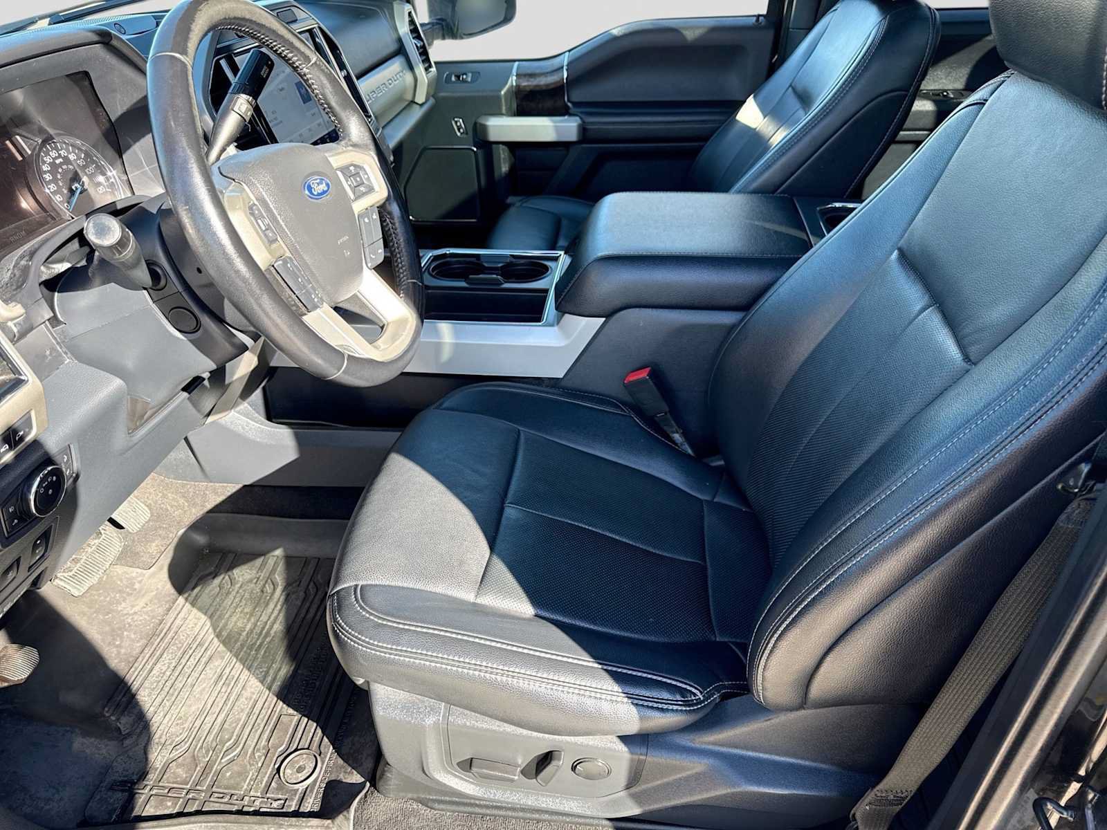 Used 2022 Ford F250 Lariat w/ Lariat Ultimate Package AWD/4WD image 15
