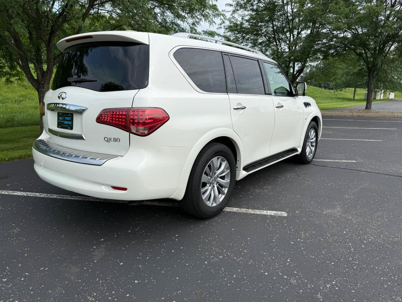 Used 2016 INFINITI QX80 2WD image 3