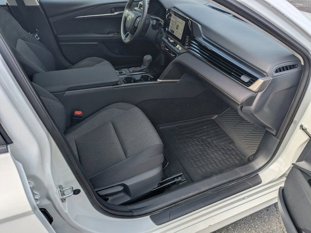 Used 2025 Toyota Camry LE w/ Convenience Package image 12