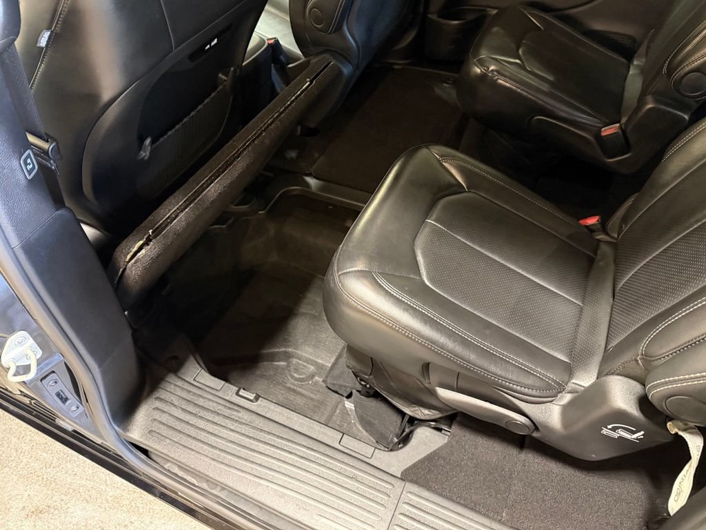 Used 2026 Chrysler Pacifica Select FWD image 28