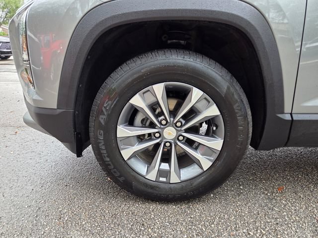 Certified 2025 Chevrolet Equinox LT FWD image 11