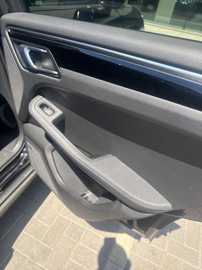 Used 2021 Porsche Macan image 26