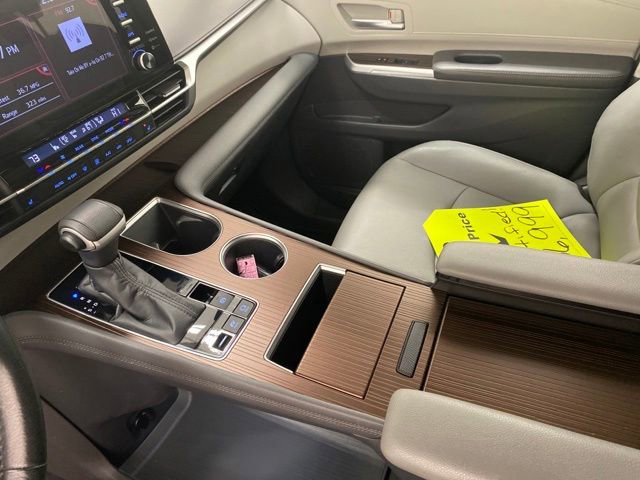 Certified 2022 Toyota Sienna XLE image 24
