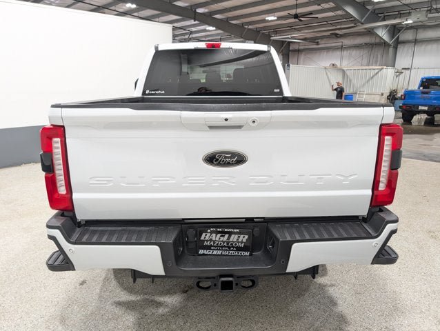 Used 2025 Ford F250 Lariat w/ Black Appearance Package AWD/4WD image 4