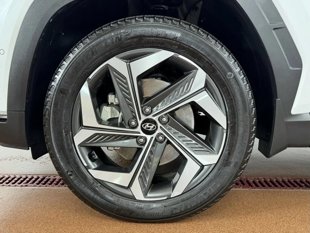 Used 2022 Hyundai Tucson Limited AWD/4WD image 8
