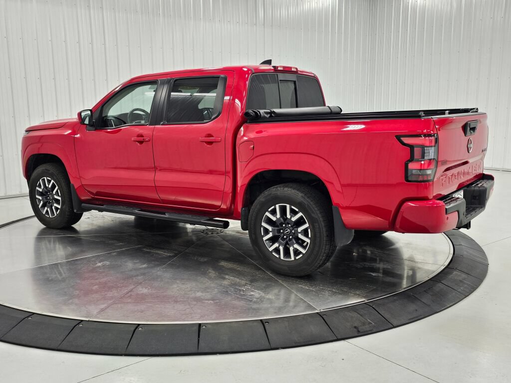 Used 2022 Nissan Frontier SV AWD/4WD image 3