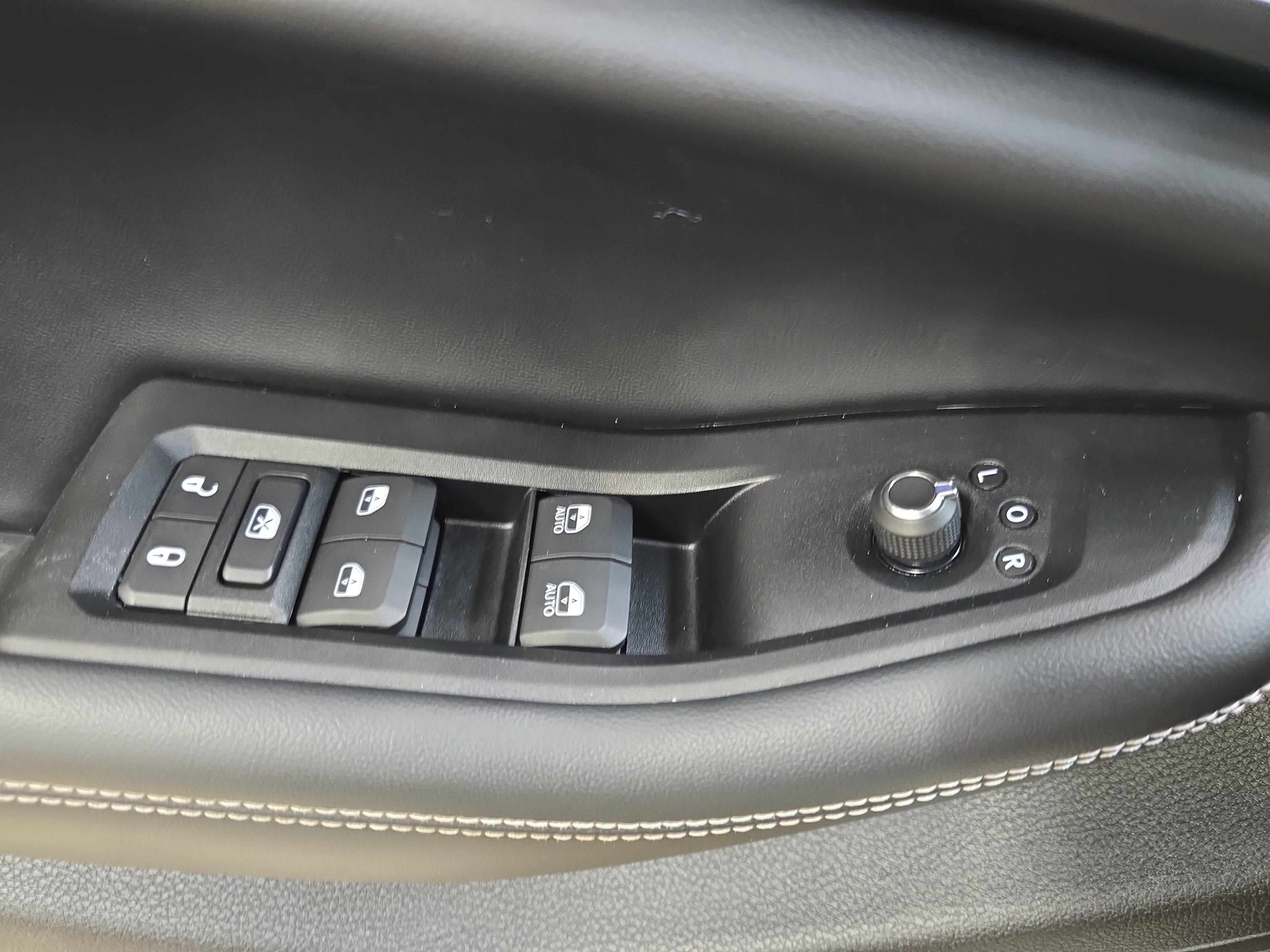 Used 2023 Jeep Grand Cherokee L Laredo AWD/4WD image 25