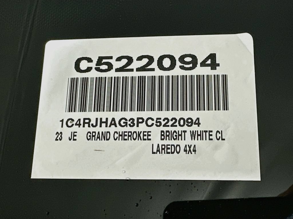 Certified 2023 Jeep Grand Cherokee Laredo AWD/4WD image 22