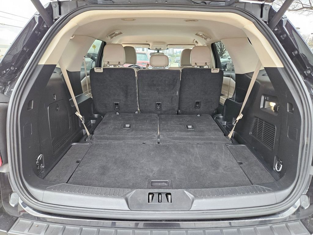 Used 2024 Ford Explorer XLT w/ Equipment Group 202A image 24