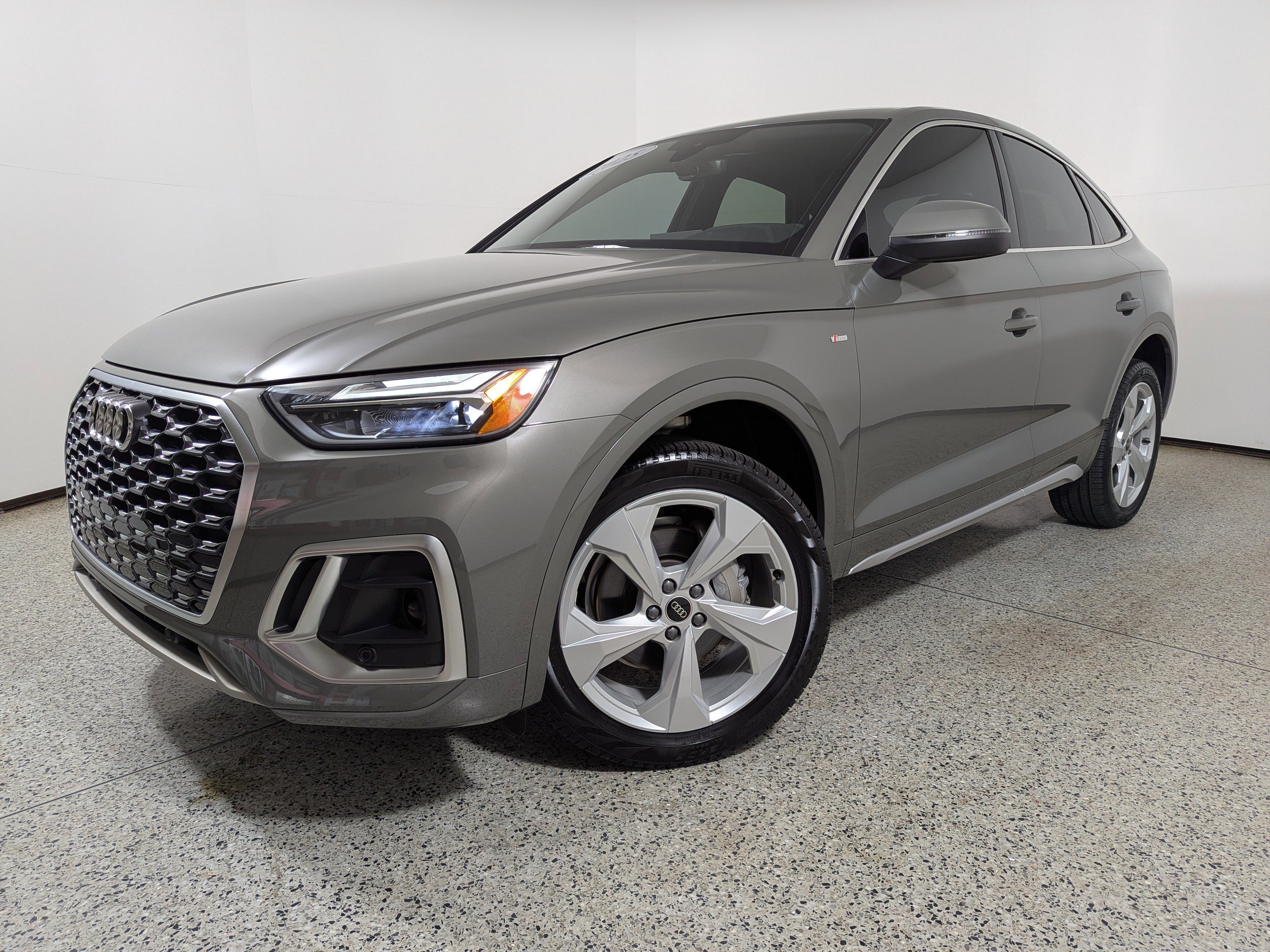 Certified 2025 Audi Q5 2.0T Premium Plus w/ Premium Plus Package image 18
