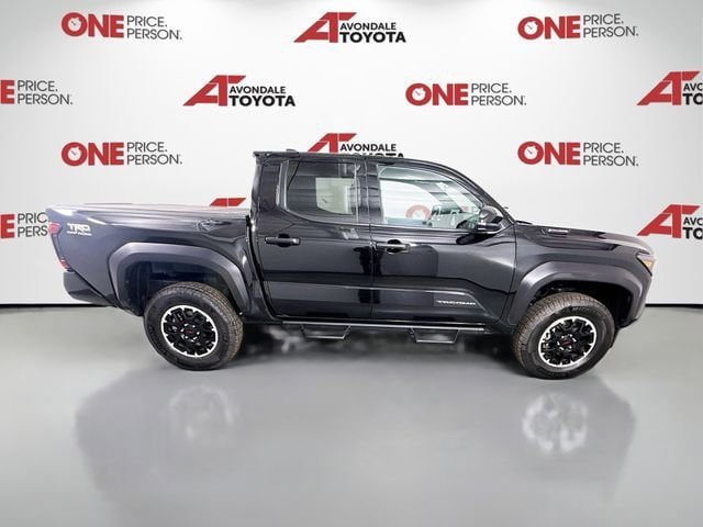 Certified 2025 Toyota Tacoma TRD Off-Road AWD/4WD image 9