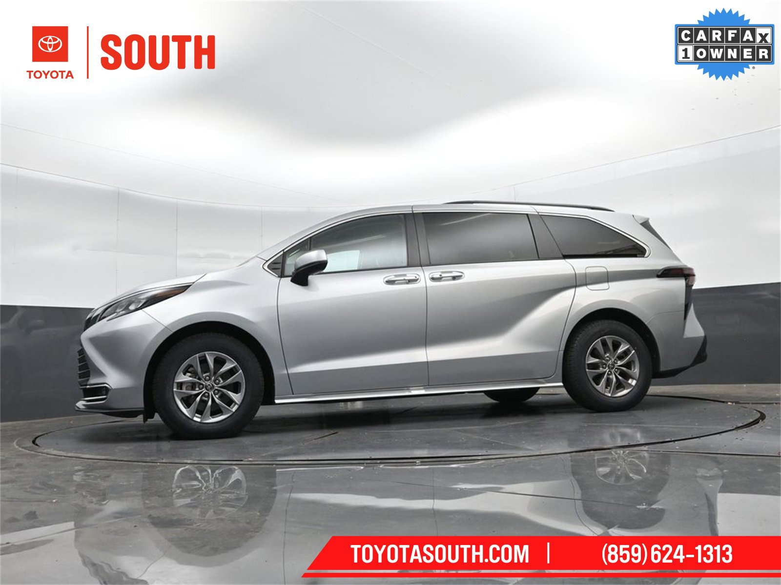 Used 2024 Toyota Sienna XLE image 36