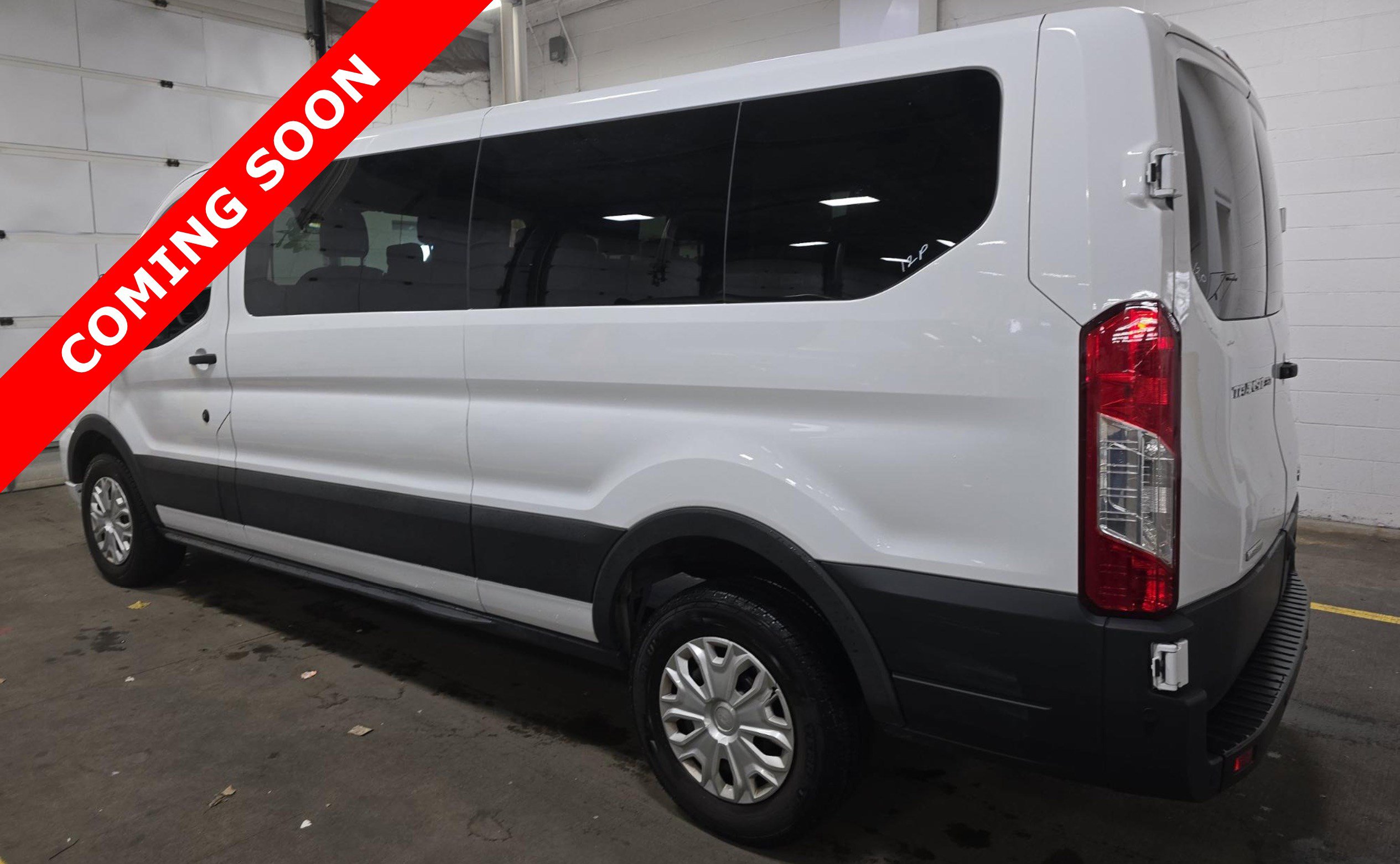 Used 2023 Ford Transit 350 XLT image 5
