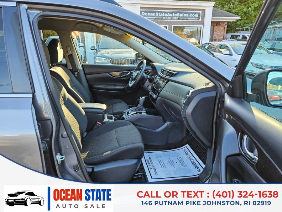 Used 2018 Nissan Rogue SV image 12