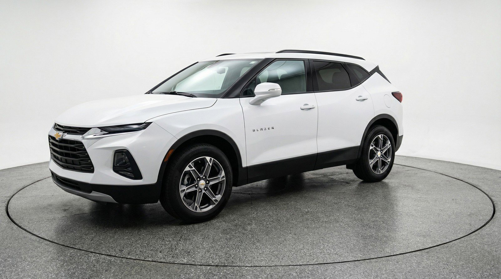 Used 2025 Chevrolet Blazer LT image 3