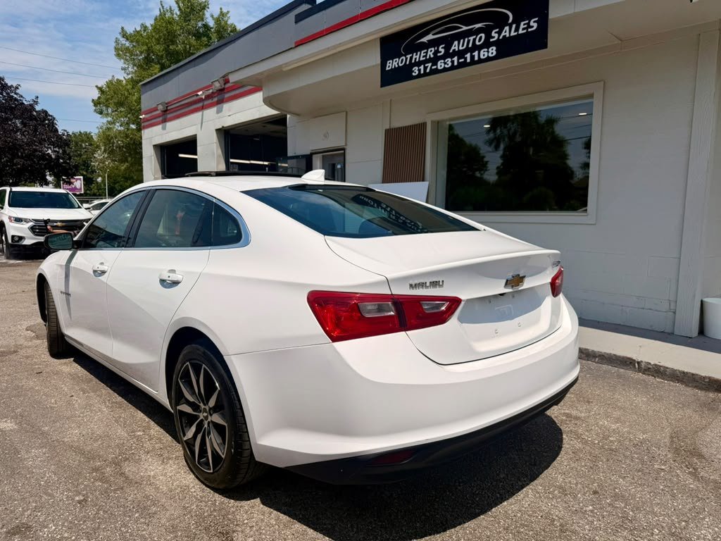 Used 2018 Chevrolet Malibu LT w/ Leather Package FWD image 10
