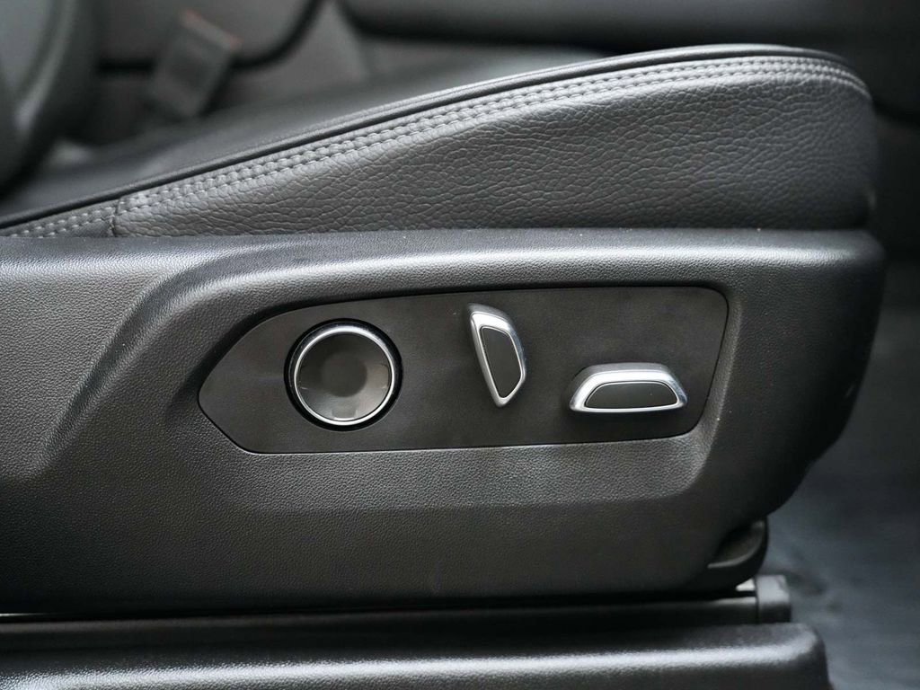 Used 2023 GMC Yukon Denali image 42