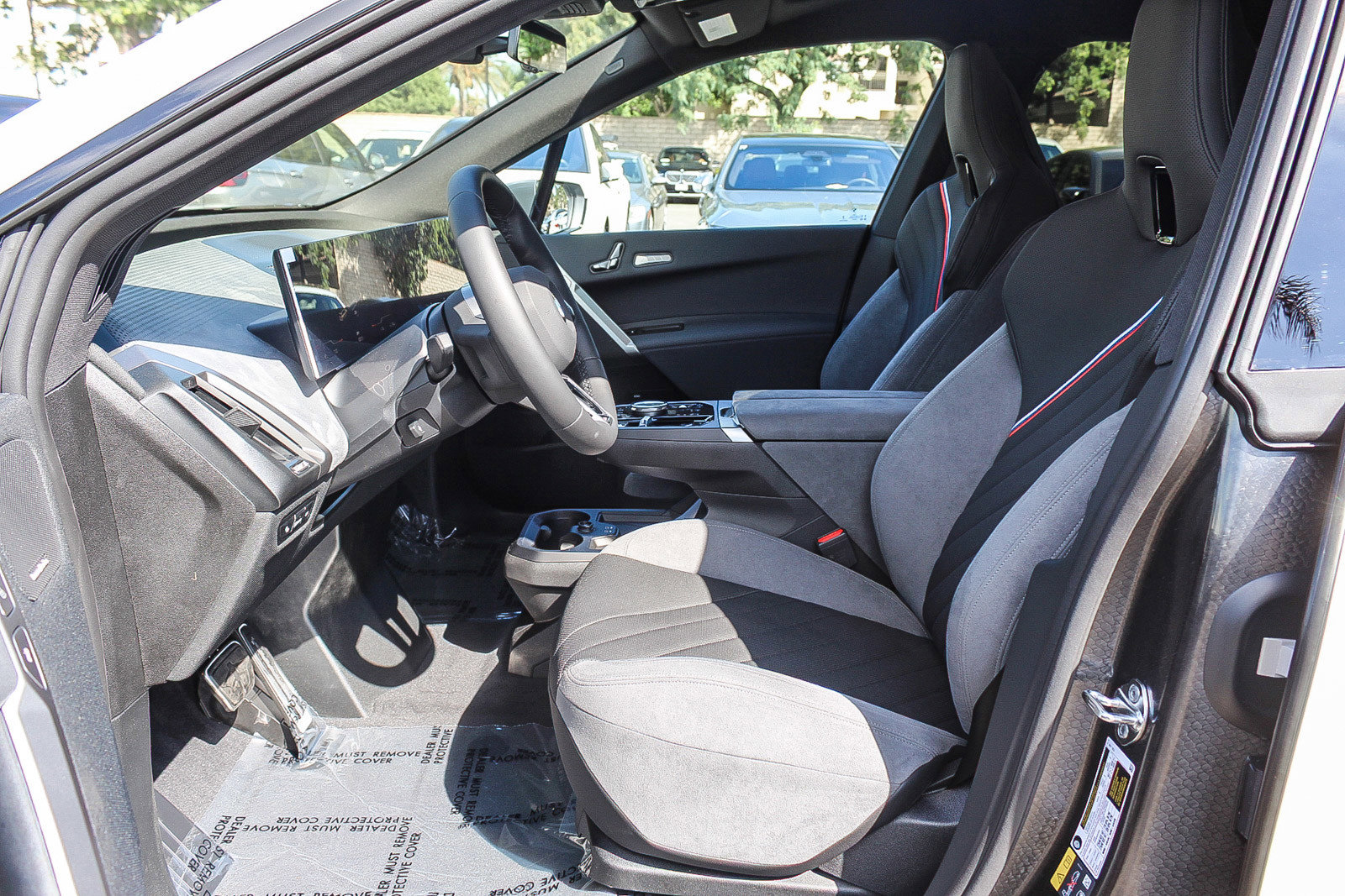 New 2026 BMW iX xDrive60 w/ M Sport Package image 17