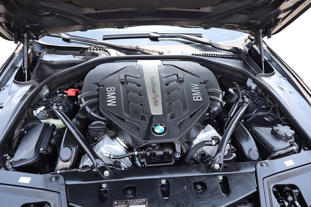 Used 2013 BMW 550i Sedan RWD image 39