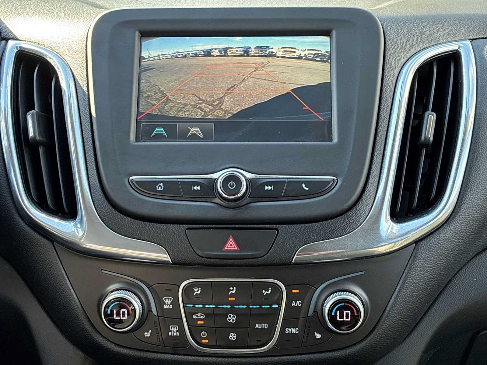 Used 2018 Chevrolet Equinox LT AWD/4WD image 21