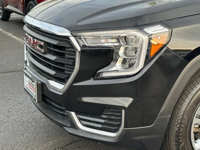 Used 2024 GMC Terrain SLE AWD/4WD image 9