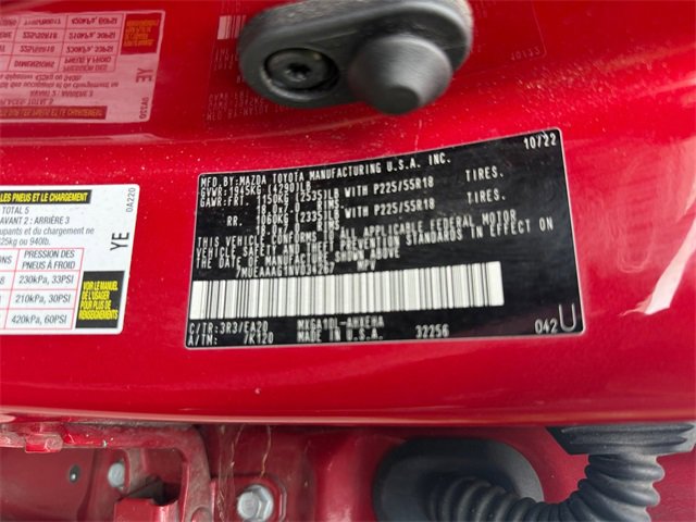 Used 2022 Toyota Corolla Cross XLE image 32