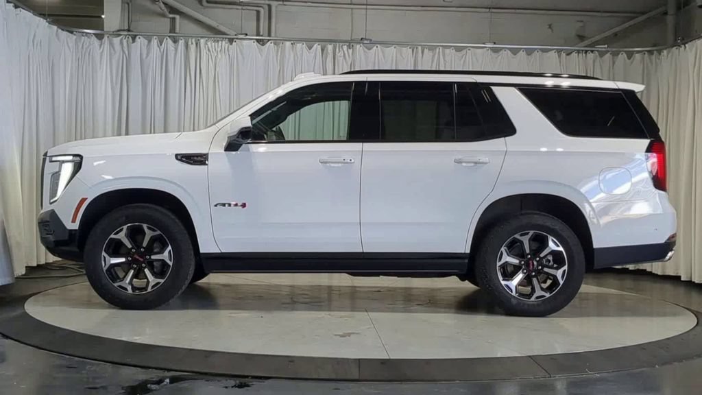 Used 2025 GMC Yukon AT4 w/ AT4 Premium Package AWD/4WD image 6