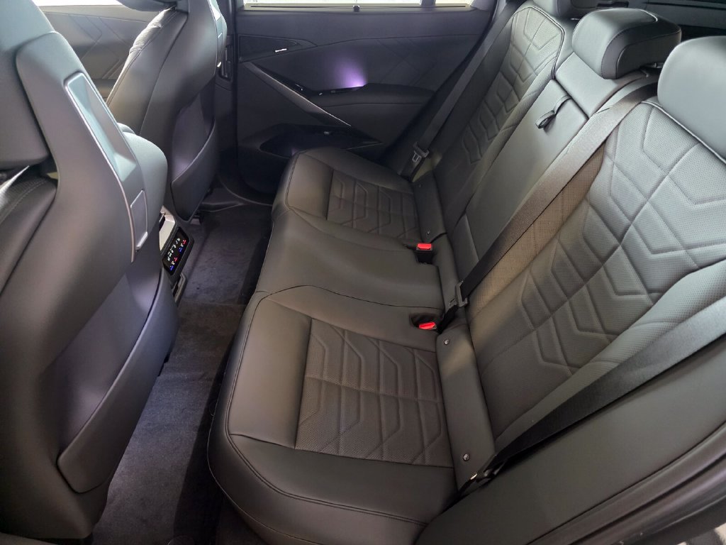 New 2027 BMW X5 xDrive40i w/ Luxury Package AWD/4WD image 12