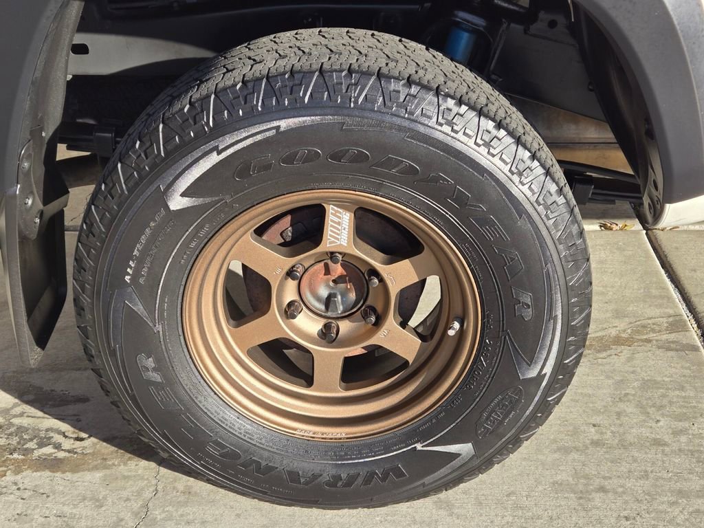 Used 2021 Toyota Tacoma TRD Off-Road w/ Technology Package image 9