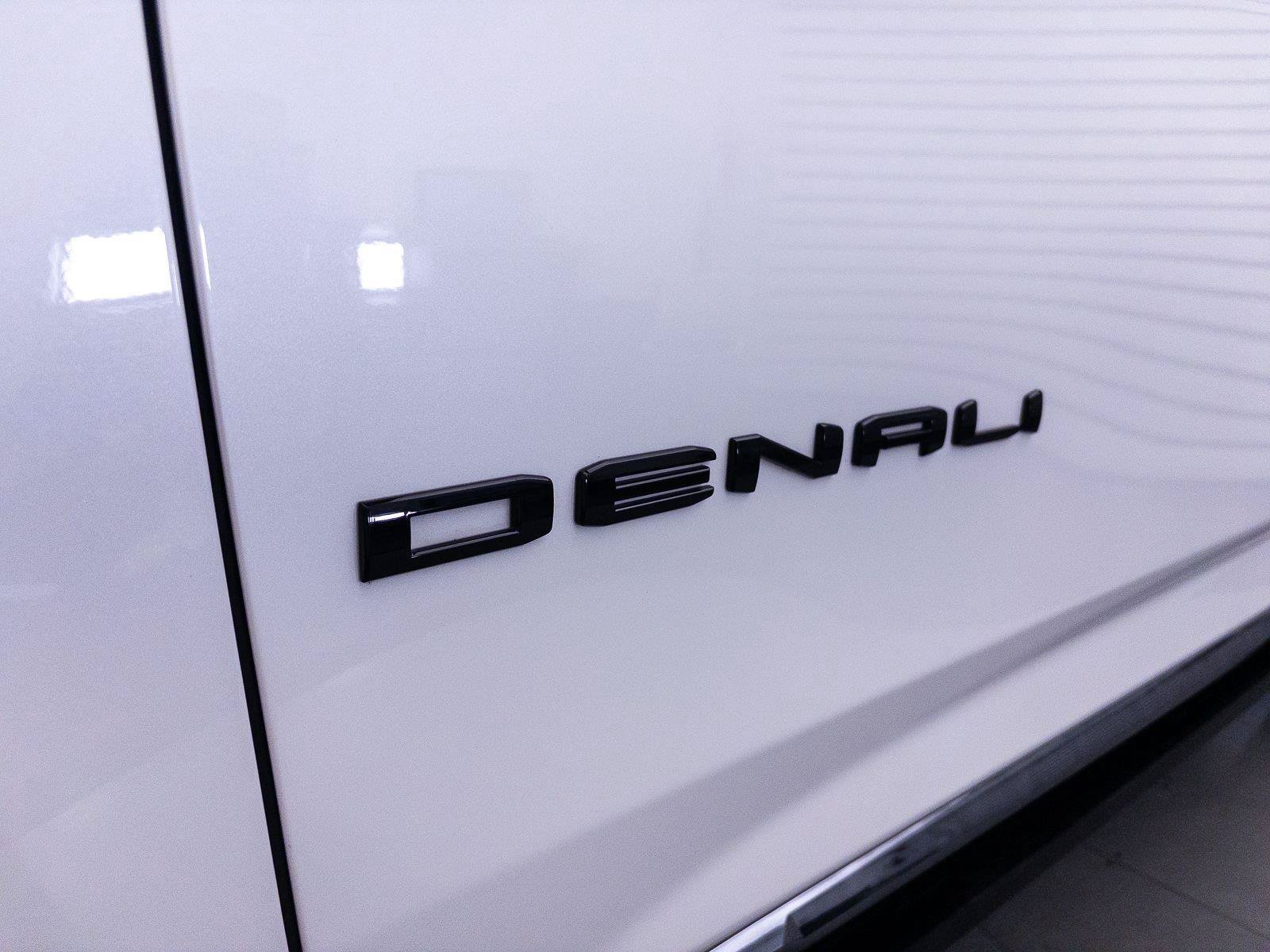 Used 2023 GMC Yukon Denali Ultimate AWD/4WD image 16