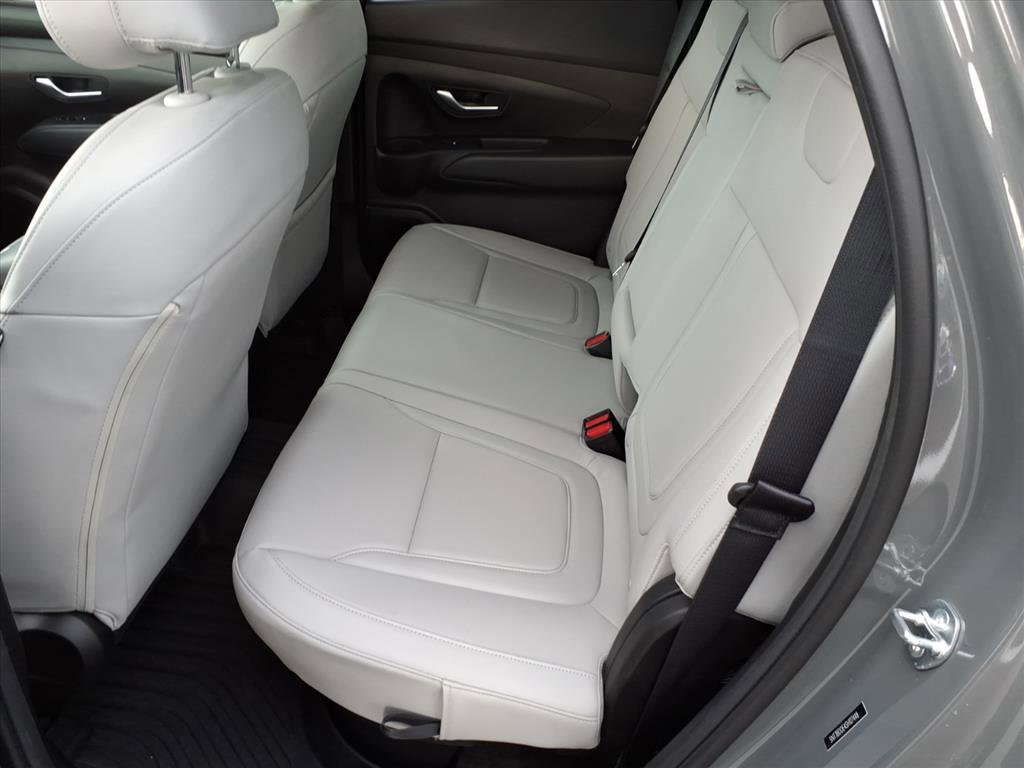 Used 2025 Hyundai Santa Cruz SEL AWD/4WD image 6