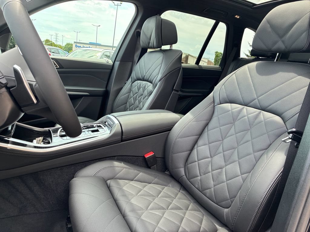 New 2026 BMW X5 xDrive50e w/ M Sport Package AWD/4WD image 11