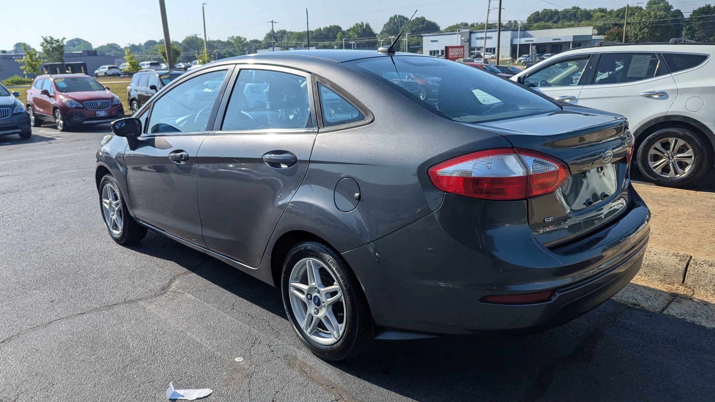 Used 2017 Ford Fiesta SE FWD image 5