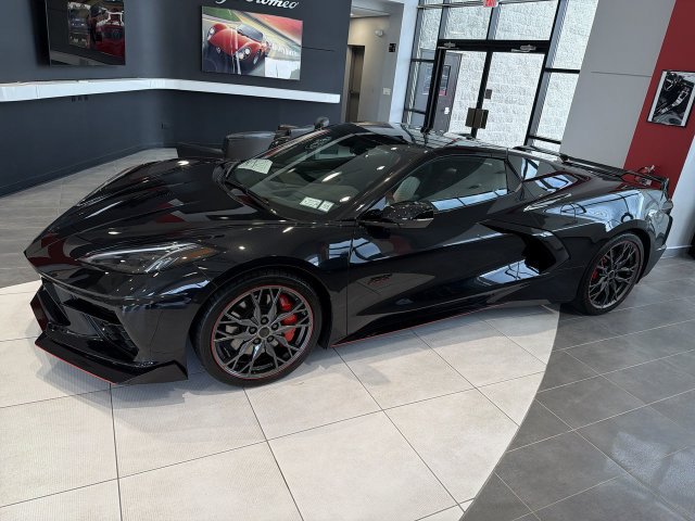 Used 2023 Chevrolet Corvette Stingray Premium Conv w/ Z51 Performance Package RWD image 5