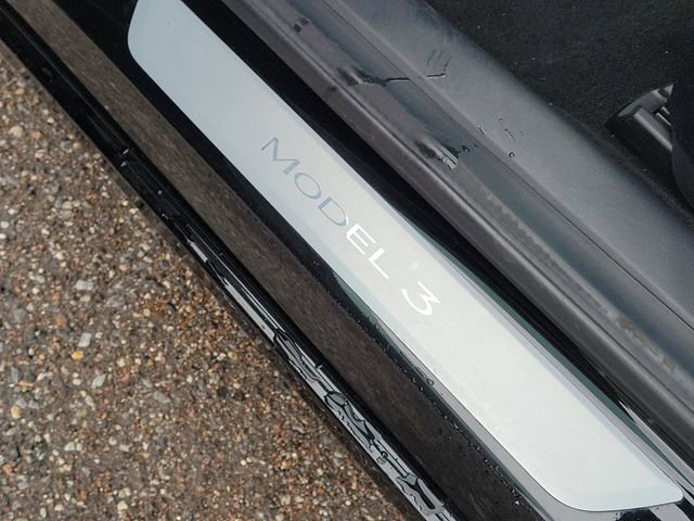 Used 2019 Tesla Model 3 Mid Range image 18
