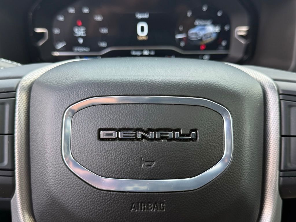Used 2024 GMC Yukon Denali AWD/4WD image 31