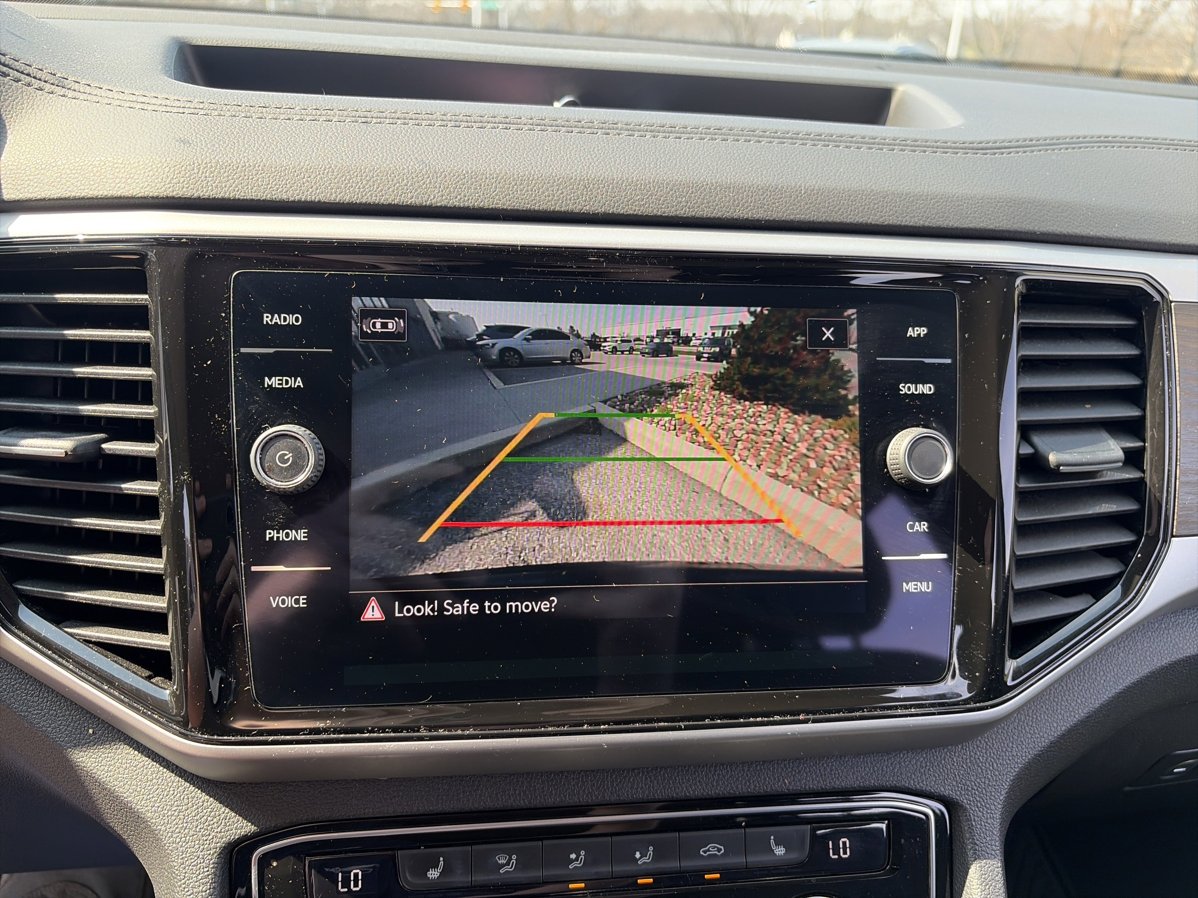 Used 2023 Volkswagen Atlas SE image 44