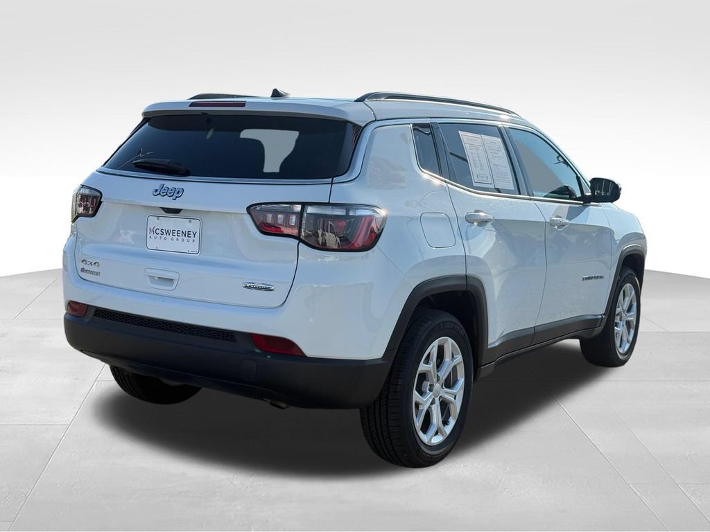 Used 2024 Jeep Compass Latitude AWD/4WD image 28