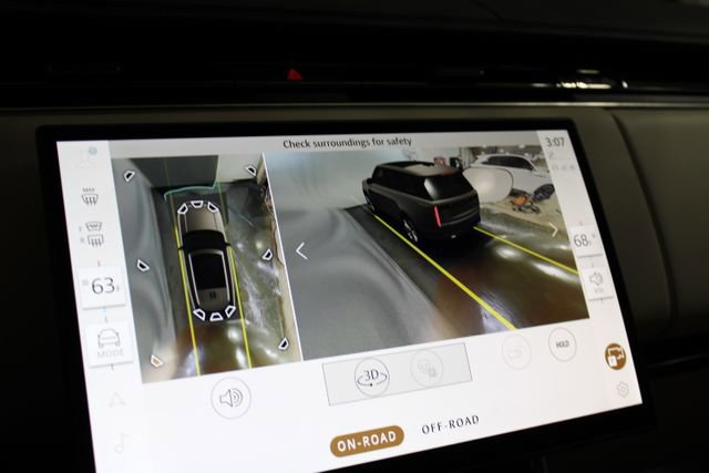 Used 2025 Land Rover Range Rover SE image 27