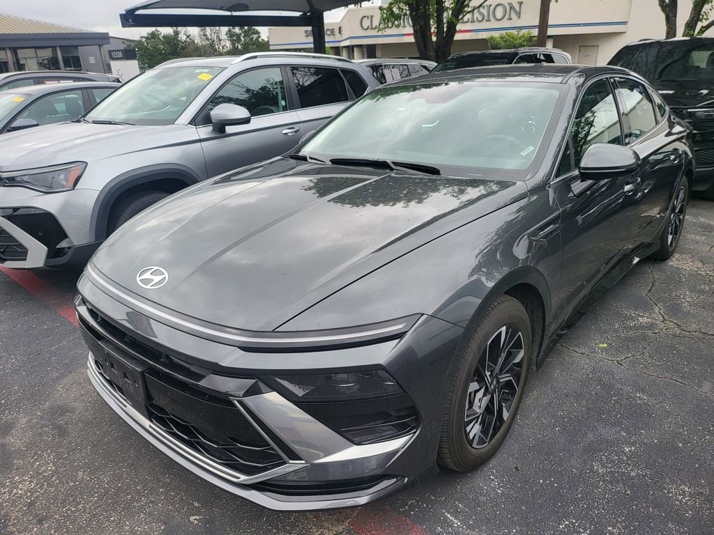 Used 2025 Hyundai Sonata SEL FWD image 1